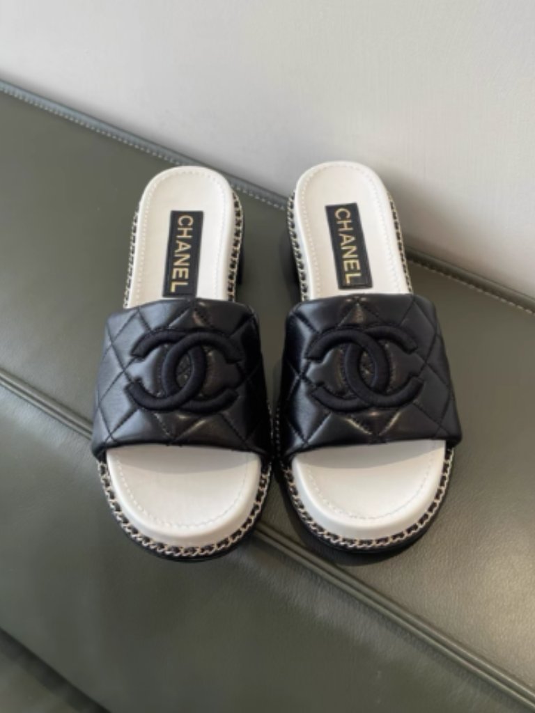 Chanel Black & White Quilted Leather Cc Logo Slide Sandals